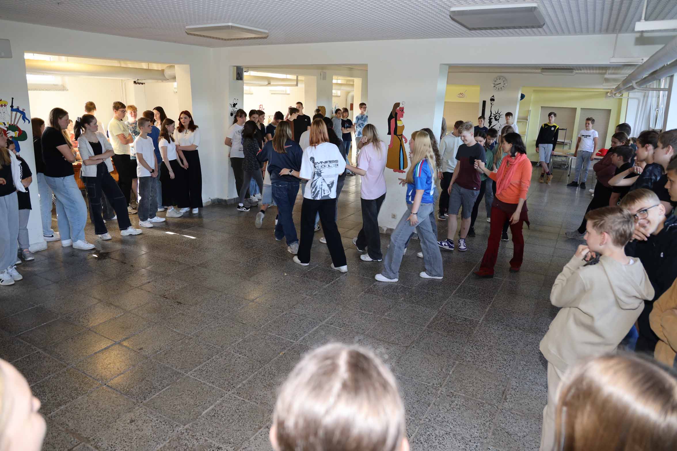 FPOS0659_Tanzprojekt Kl 7u8.jpg